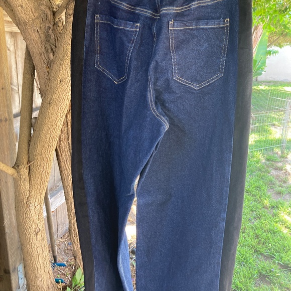 F21 Wide Leg Blue with Black Denim Jeans - Picture 3 of 6